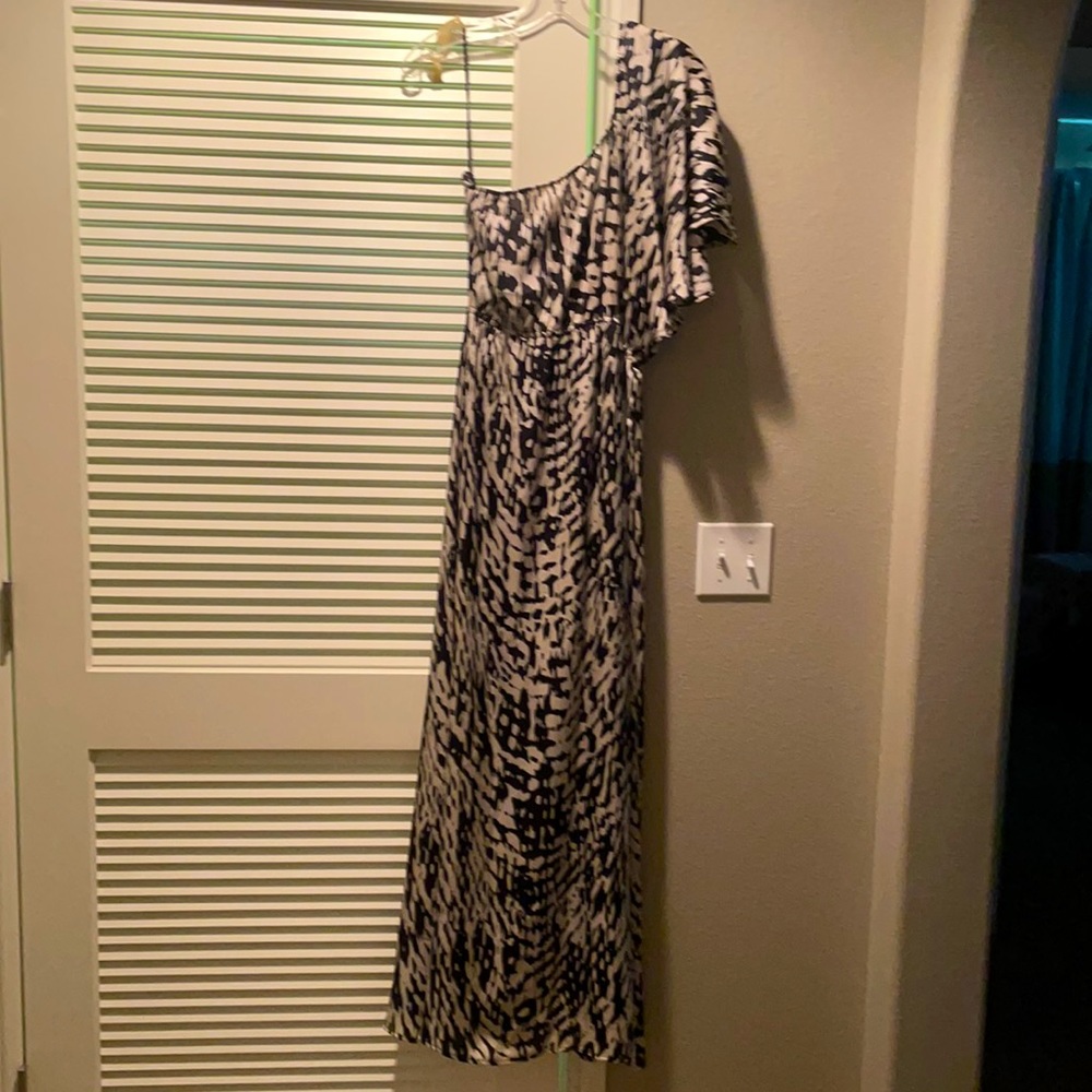 Black cream one shoulder elastic maxi dress